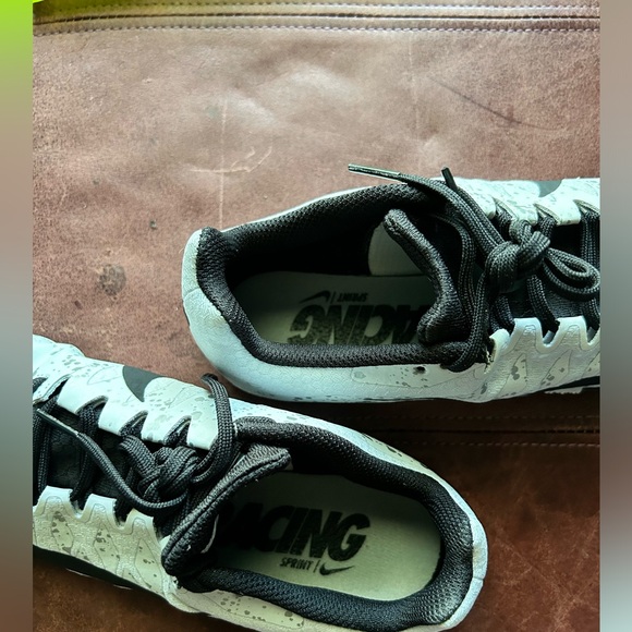 Nike Women's Zoom Rival S 9 Track Shoes size 7 black & white - Picture 3 of 4